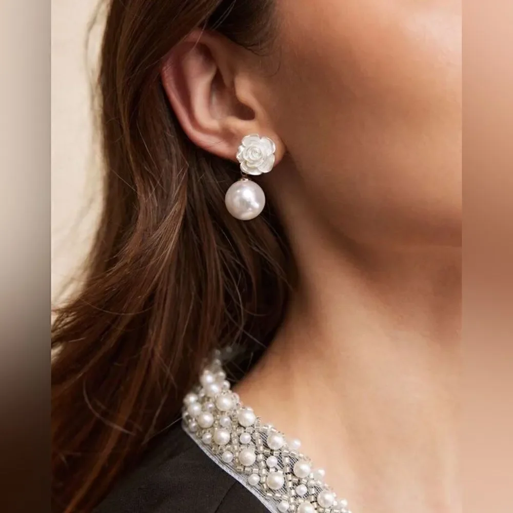 Pearl drop earrings M835